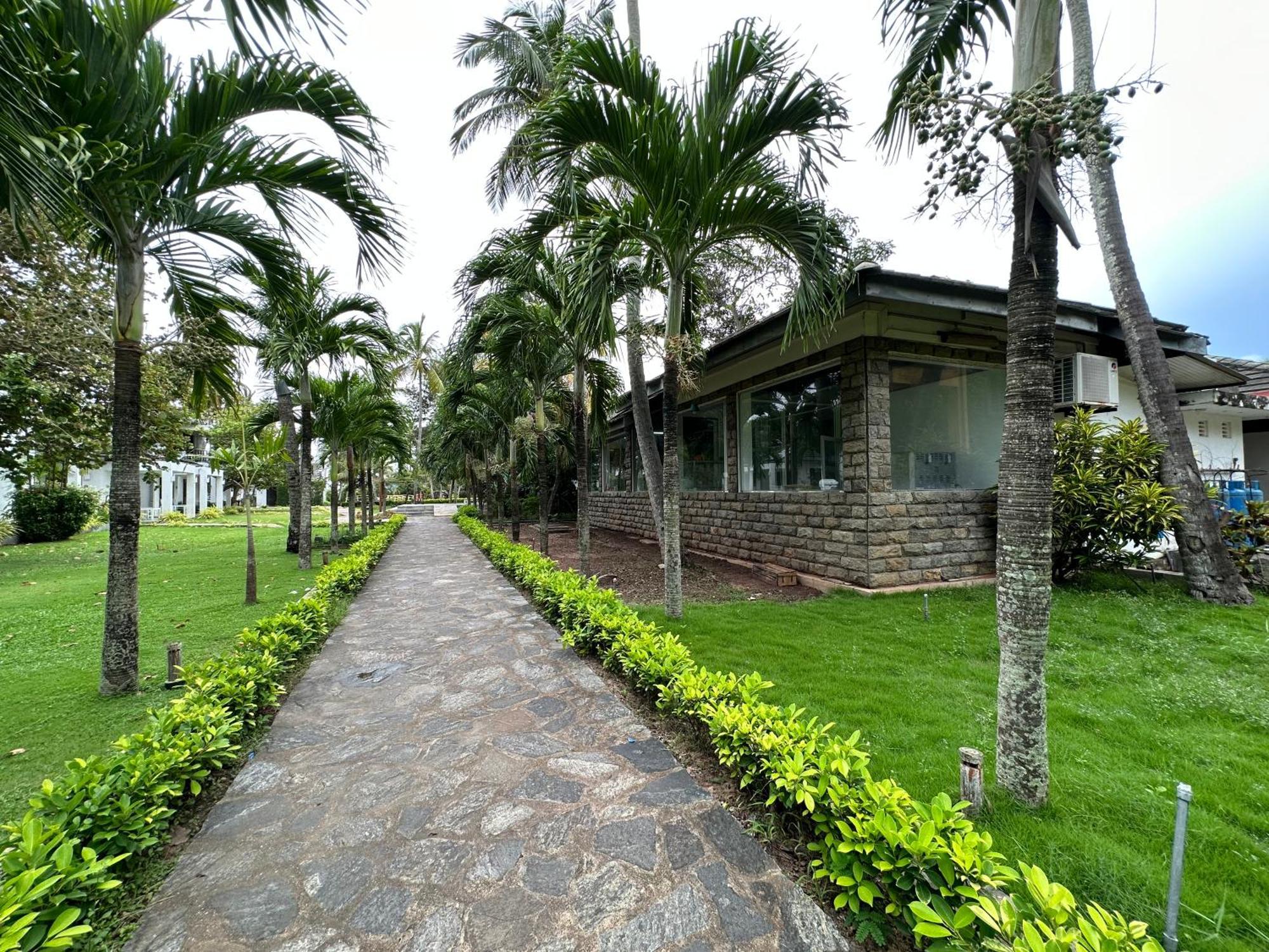 Amaluna Resorts Negombo Esterno foto
