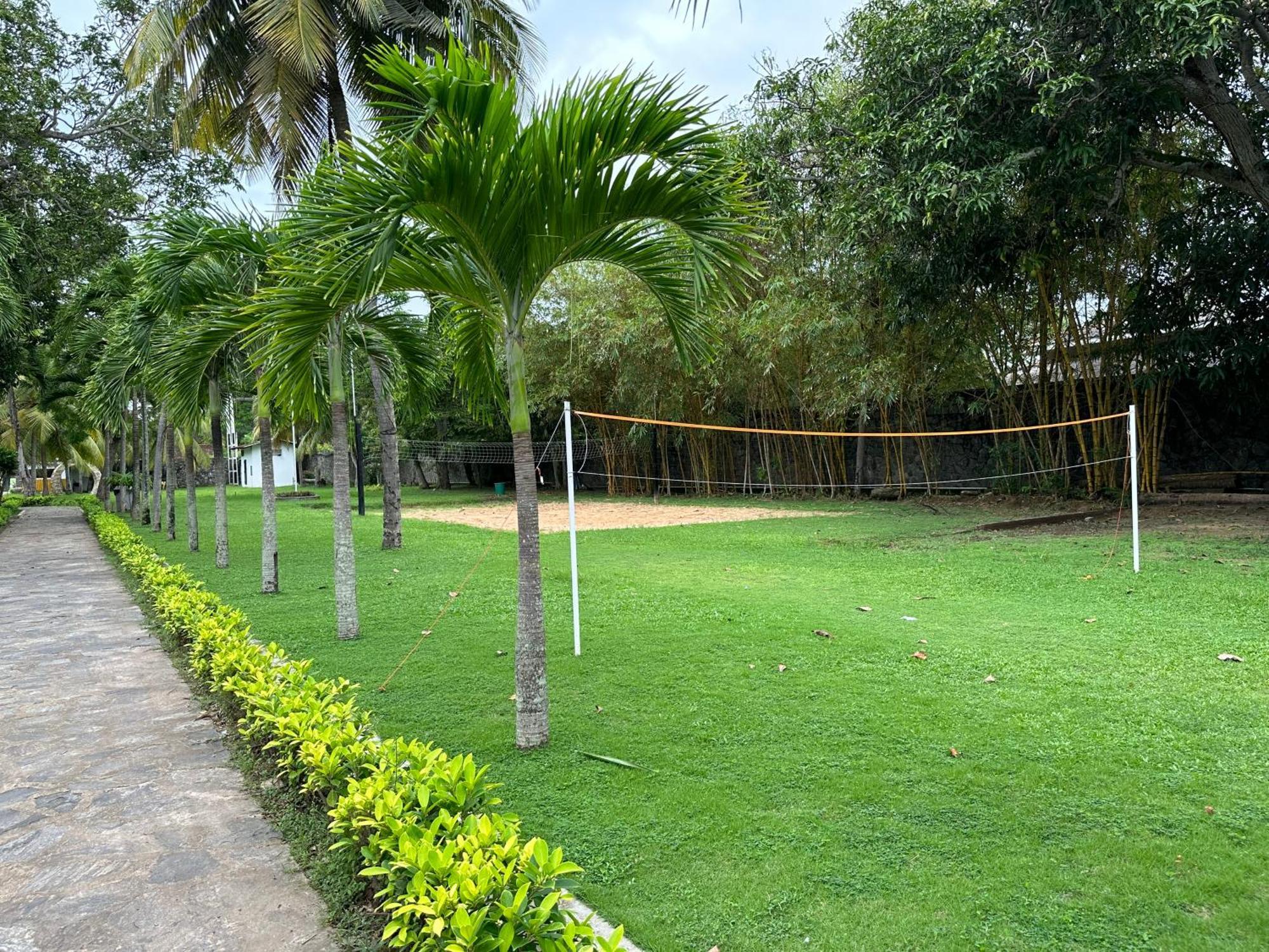 Amaluna Resorts Negombo Esterno foto