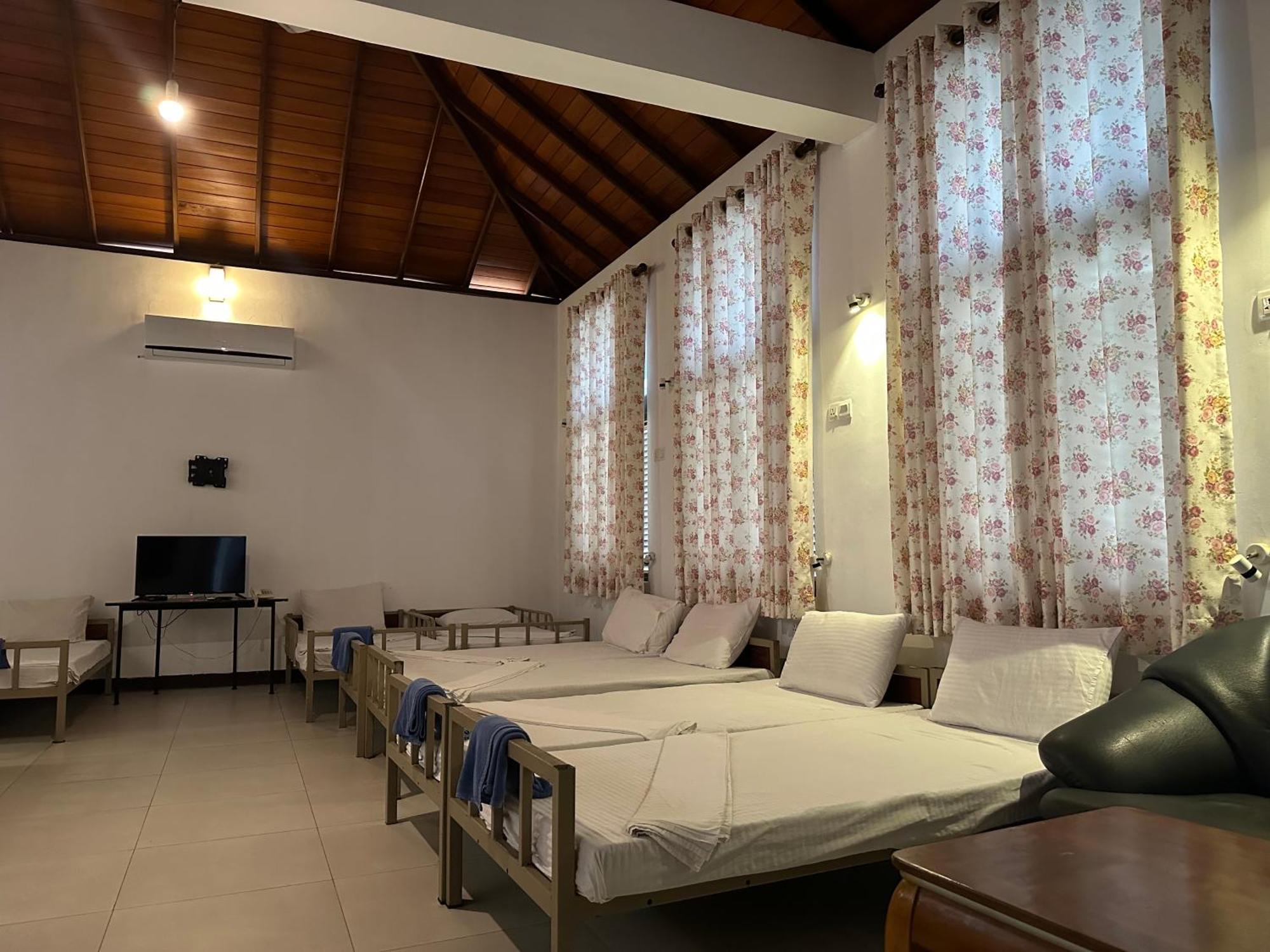 Amaluna Resorts Negombo Esterno foto
