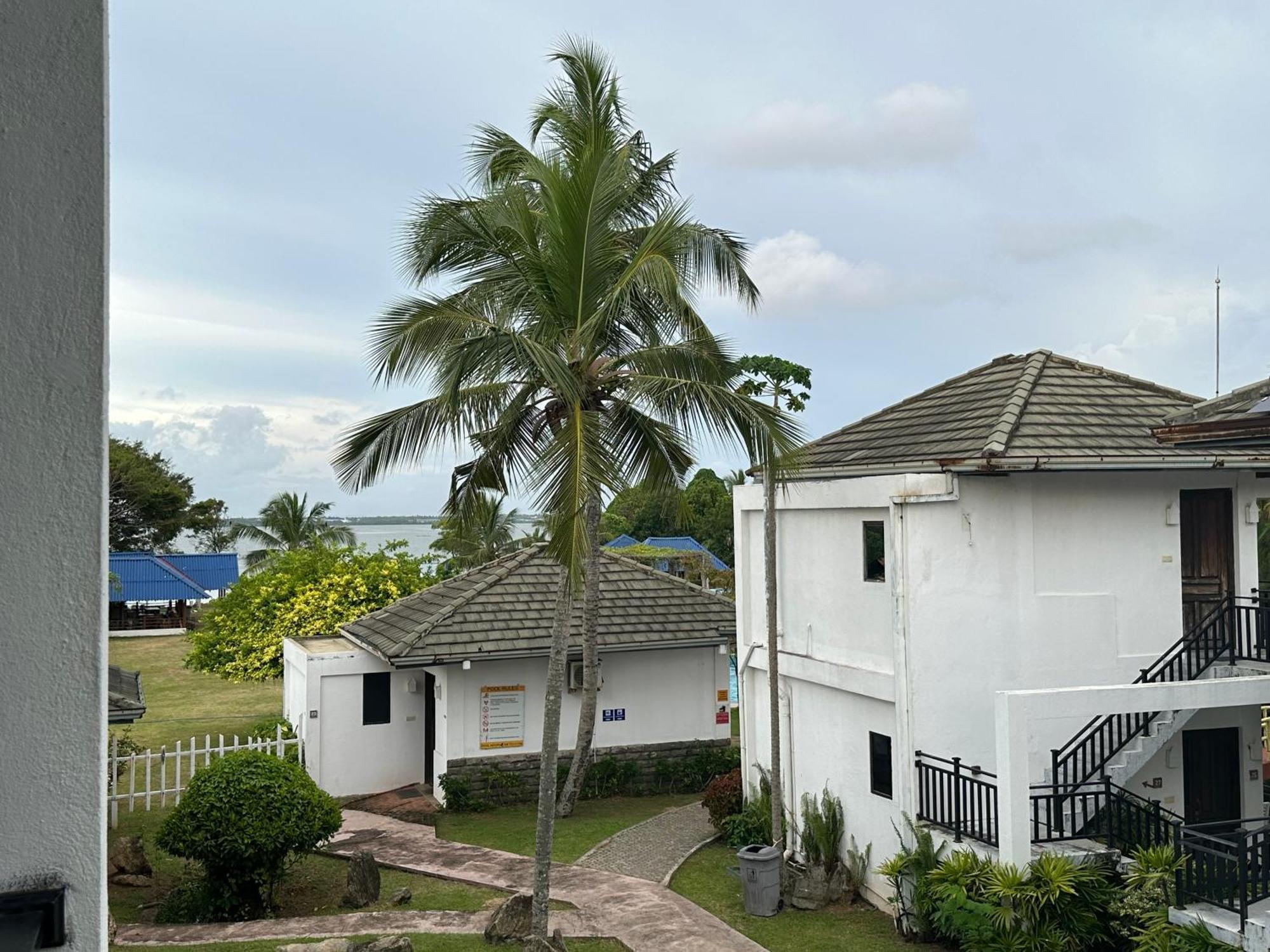 Amaluna Resorts Negombo Esterno foto