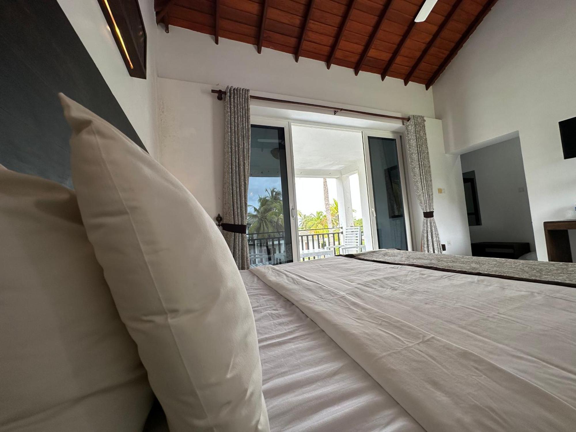 Amaluna Resorts Negombo Esterno foto