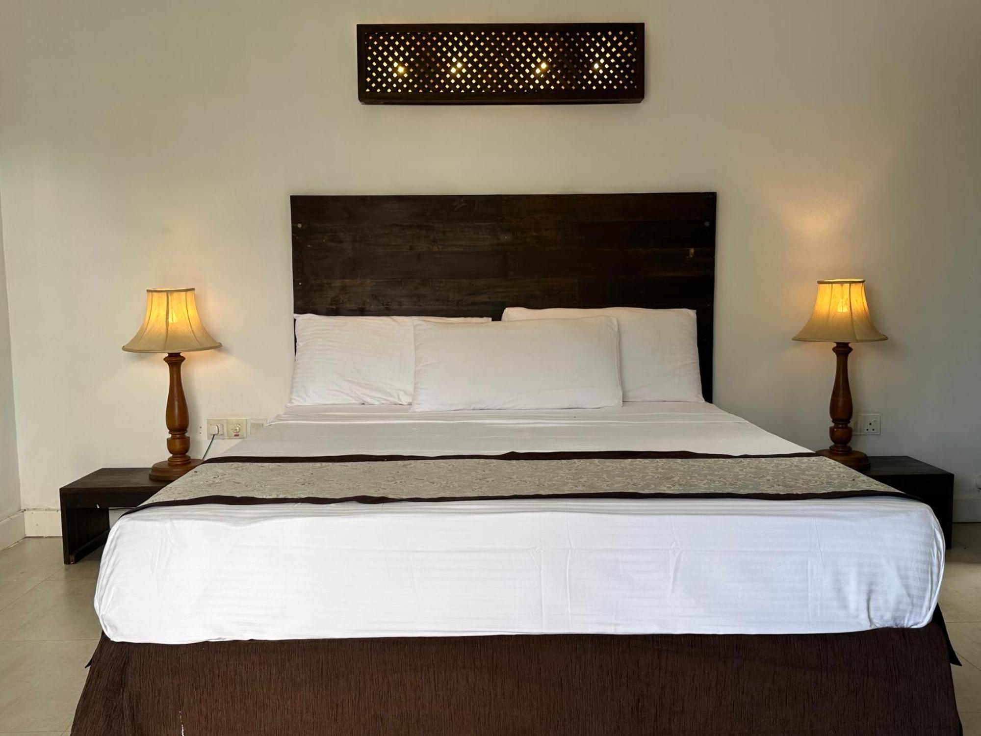 Amaluna Resorts Negombo Esterno foto