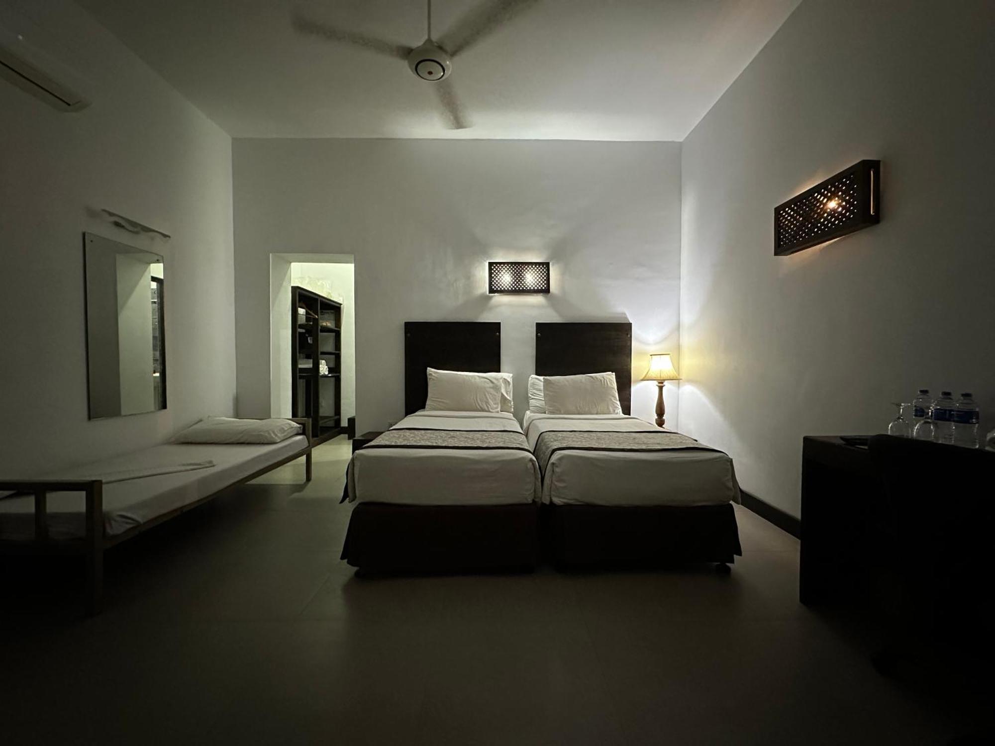 Amaluna Resorts Negombo Esterno foto