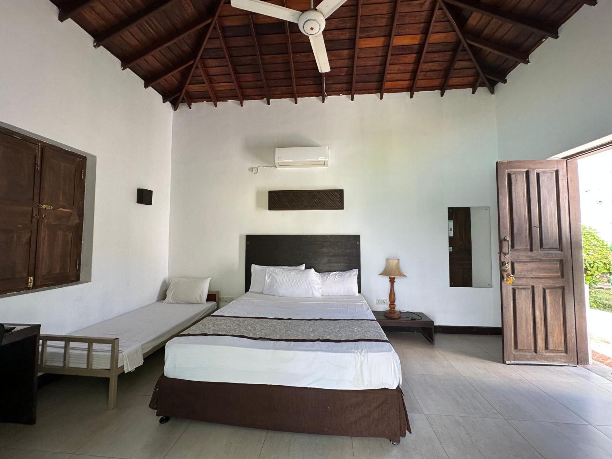 Amaluna Resorts Negombo Esterno foto