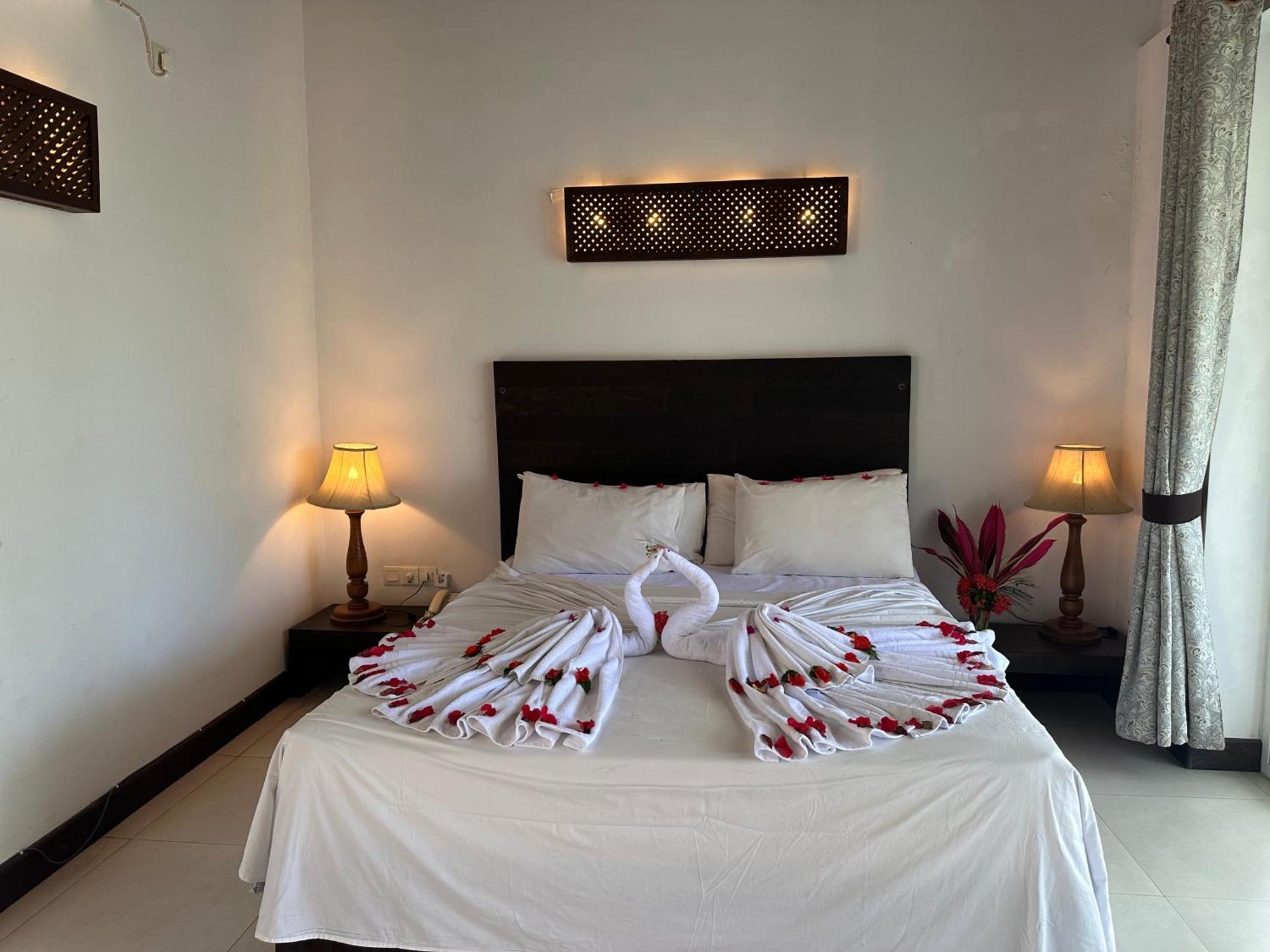 Amaluna Resorts Negombo Esterno foto